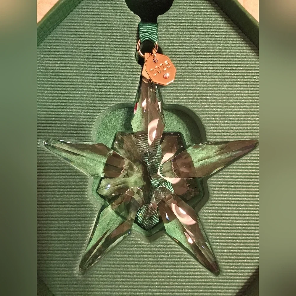 NIB Swarovski 2025 Annual Holiday Star Shaped Ornament
